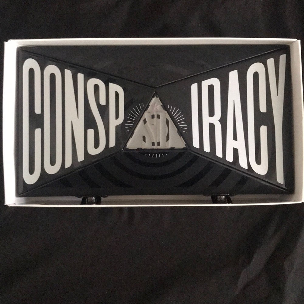 Jeffree Star x Shane Dawson Conspiracy Palette